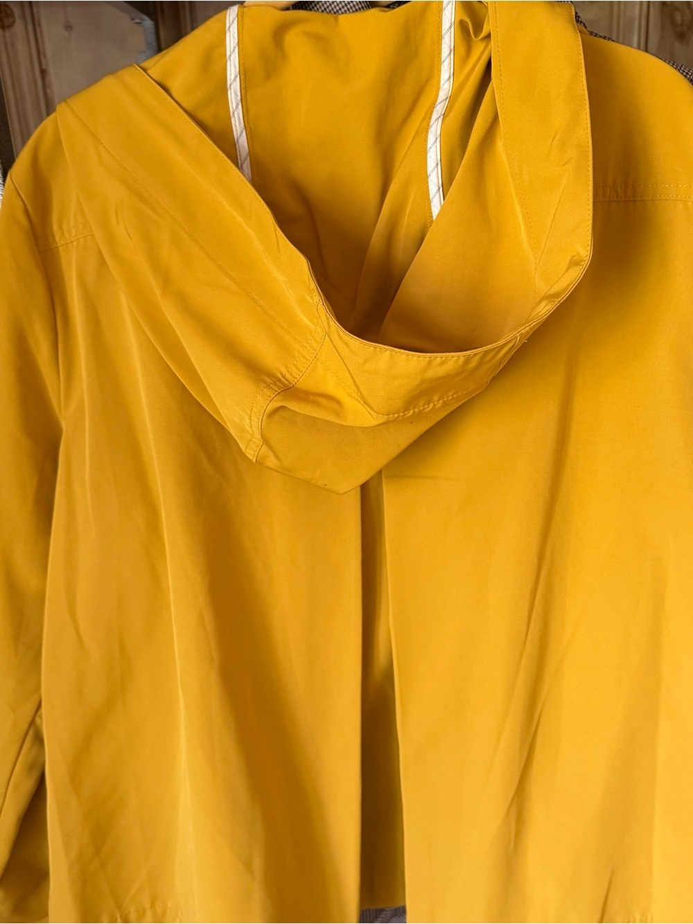 LOFT MODERN RAINCOAT SIZE LARGE IN HONEYDROP ( YELLOW ) - Picture 8 of 8